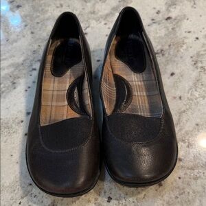 Born Elegant Black Women's Brown Ballet Flats